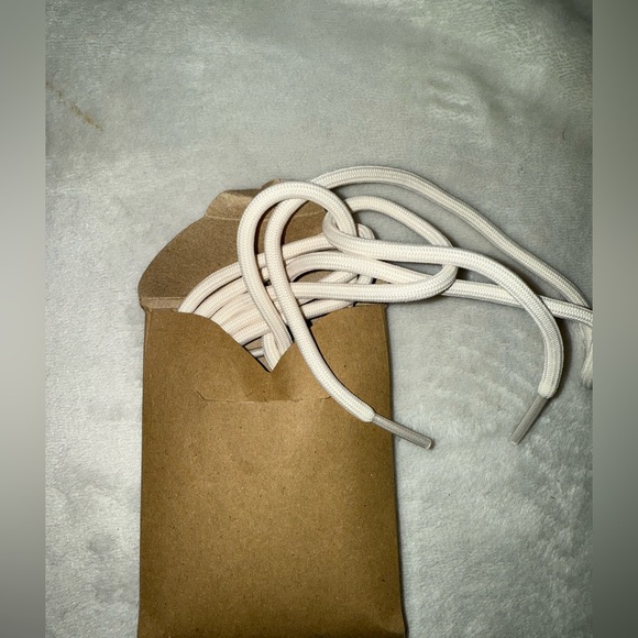 Yeezy boost 350 V2 adidas - Picture 16 of 16